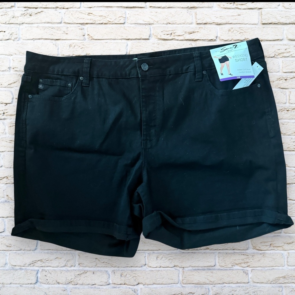 NWT Women's Seven7 Jean Weekend Cuff Shorts Size 24W